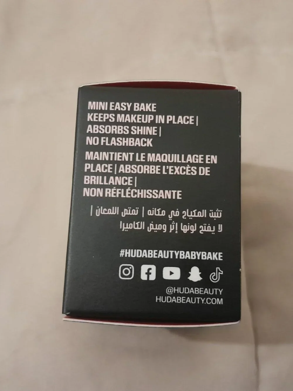Huda Beauty Baby Bake Loose Baking & Setting Powder